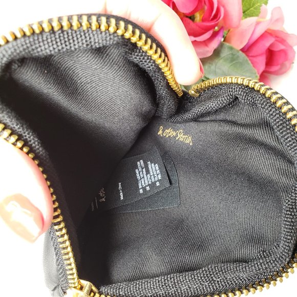 Black Leather Heart Wristlet, by and Other Stories - Picture 8 of 13